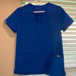 FIGS XS scrub top with pockets